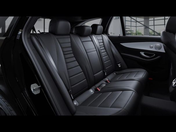Mercedes-Benz E 300 d 4M T AMG Night Distronic+ AHK 360° HUD