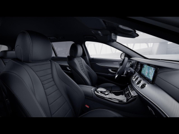Mercedes-Benz E 300 d T AMG Night Distronic+ Kamera HUD