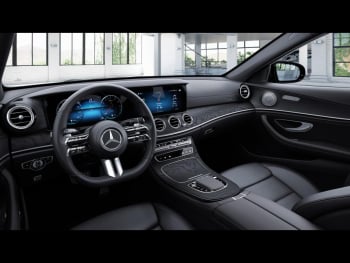 Mercedes-Benz E 300 de 4M T AMG MBUX Navi Panorama AHK Kamera