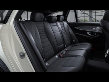 Mercedes-Benz E 300 de 4M T AMG Night 360° Distronic+ HUD AHK