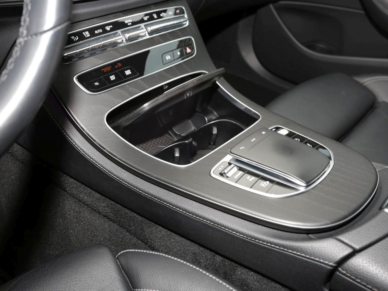 Mercedes-Benz E 300 de 4M T AMG/Avantgarde Schiebedach AHK