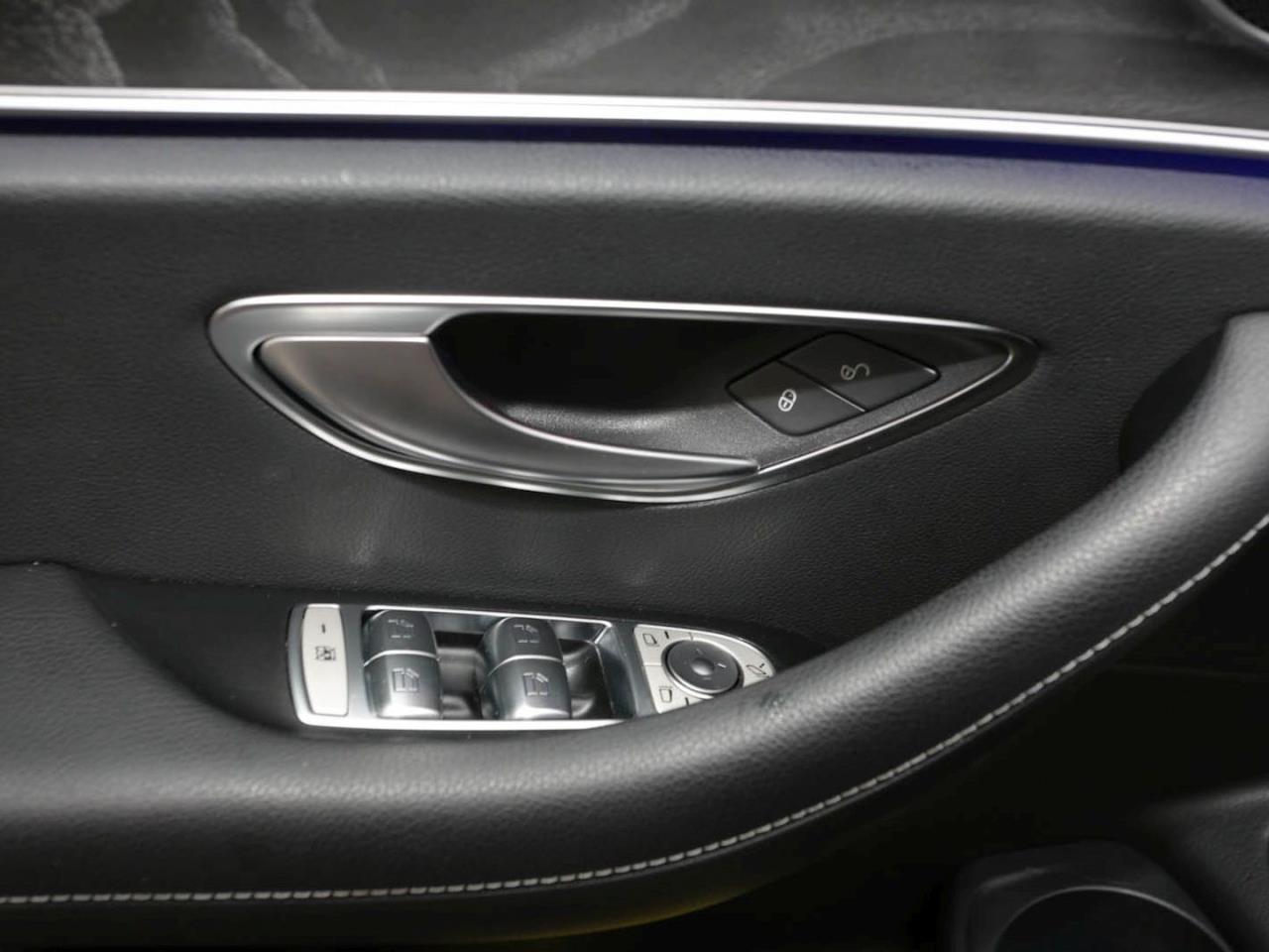 Mercedes-Benz E 300 de 4M T AMG/Avantgarde Schiebedach AHK