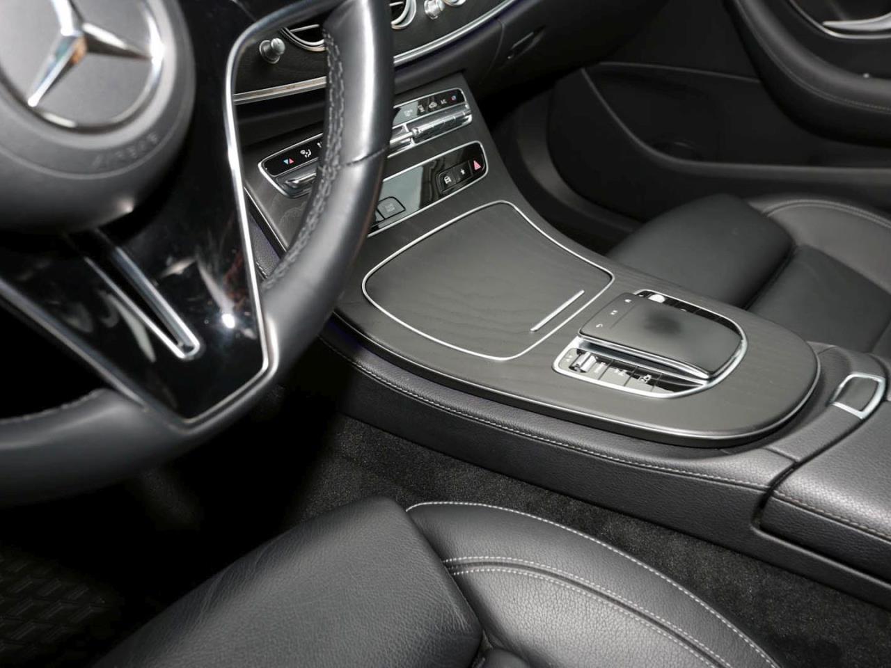 Mercedes-Benz E 300 de 4M T AMG/Avantgarde Schiebedach AHK