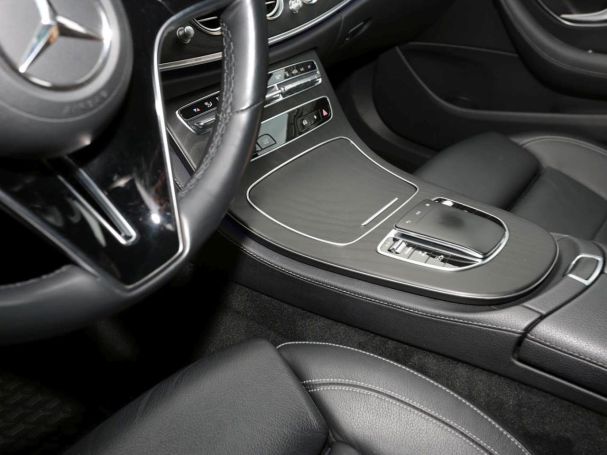 Mercedes-Benz E 300 de 4M T AMG/Avantgarde Schiebedach AHK