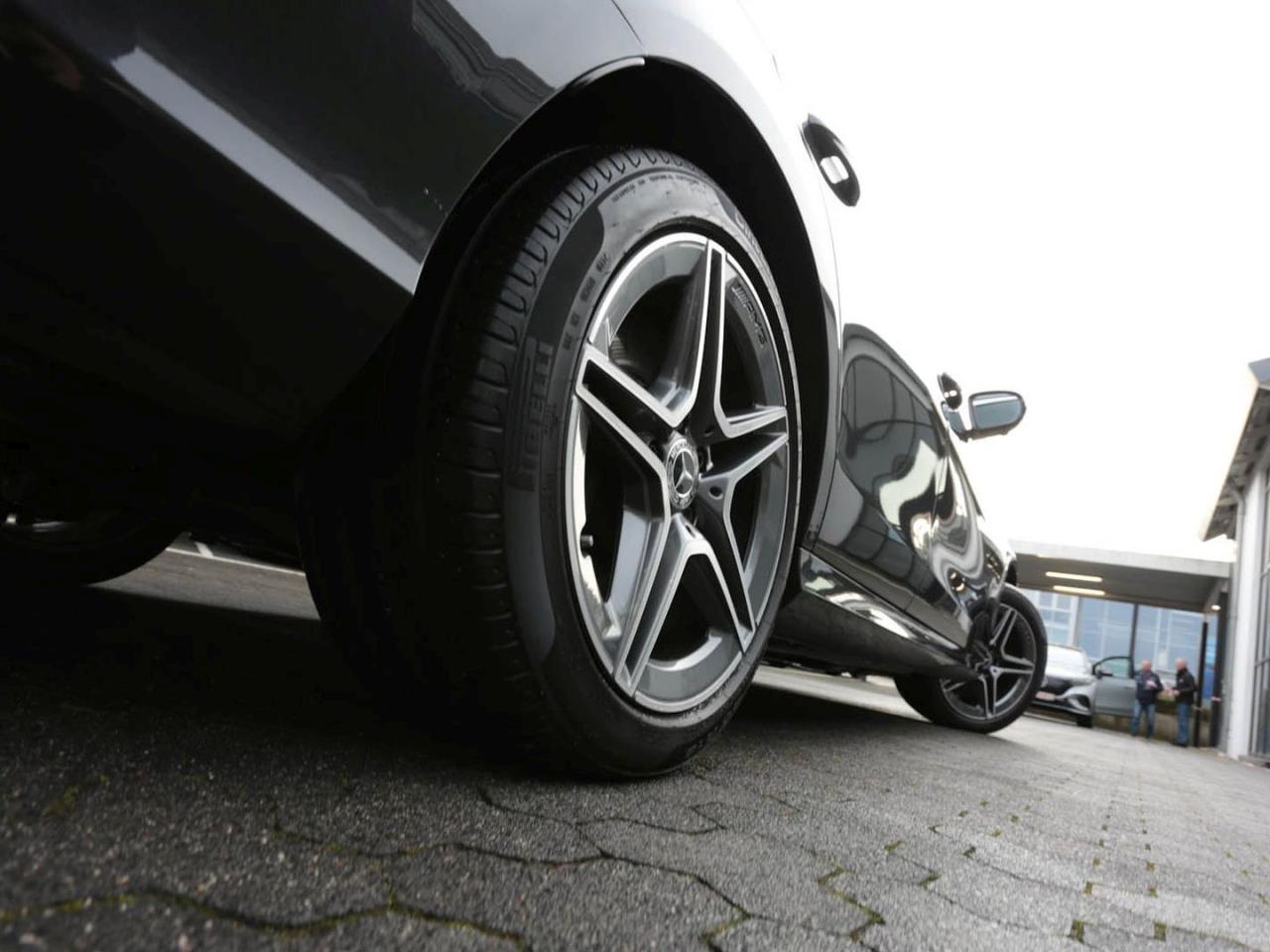 Mercedes-Benz E 300 de 4M T AMG/Avantgarde Schiebedach AHK