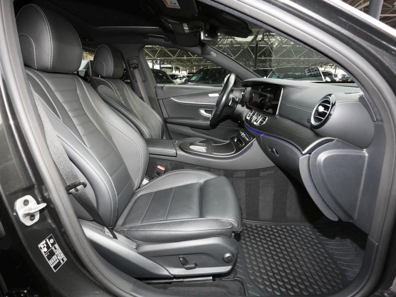 Mercedes-Benz E 300 de 4M T AMG/Avantgarde Schiebedach AHK