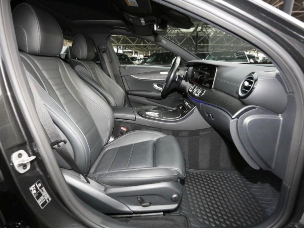 Mercedes-Benz E 300 de 4M T AMG/Avantgarde Schiebedach AHK