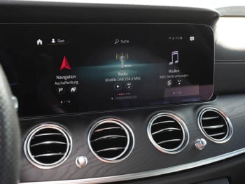 Mercedes-Benz E 300 de 4M T AMG Night Distronic+ Burmester HUD Mercedes-Benz E 300 de 4M T AMG Night Distronic+ Burmester HUD