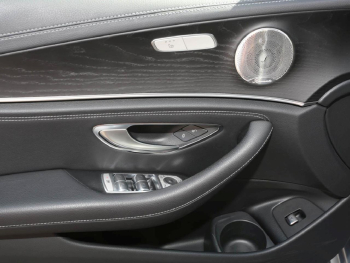 Mercedes-Benz E 300 de 4M T AMG Night Distronic+ Burmester HUD