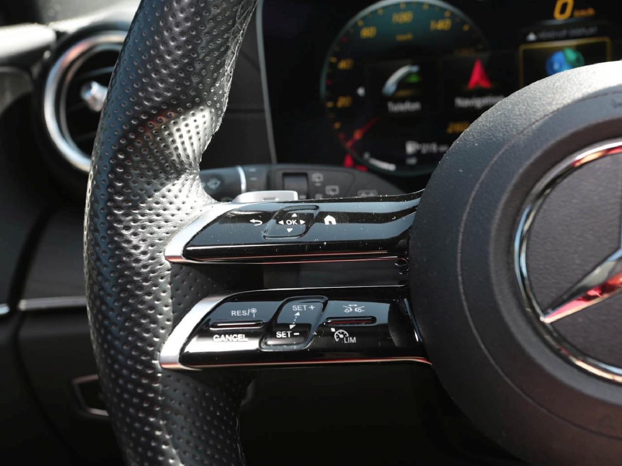 Mercedes-Benz E 300 de 4M T AMG Night Distronic+ Burmester HUD