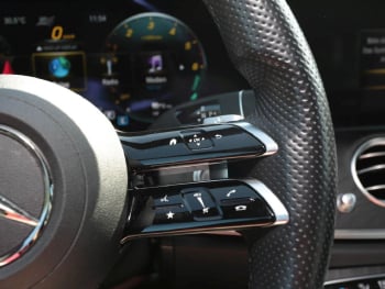 Mercedes-Benz E 300 de 4M T AMG Night Distronic+ Burmester HUD Mercedes-Benz E 300 de 4M T AMG Night Distronic+ Burmester HUD