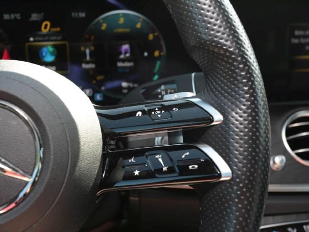 Mercedes-Benz E 300 de 4M T AMG Night Distronic+ Burmester HUD Mercedes-Benz E 300 de 4M T AMG Night Distronic+ Burmester HUD