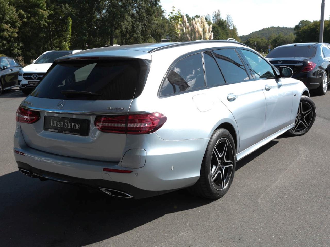 Mercedes-Benz E 300 de 4M T AMG Night Distronic+ Burmester HUD