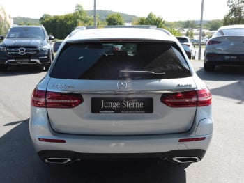 Mercedes-Benz E 300 de 4M T AMG Night Distronic+ Burmester HUD Mercedes-Benz E 300 de 4M T AMG Night Distronic+ Burmester HUD
