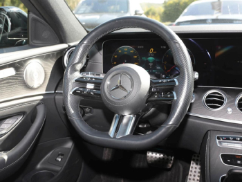 Mercedes-Benz E 300 de 4M T AMG Night Distronic+ Burmester HUD