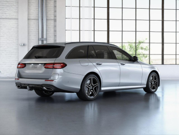 Mercedes-Benz E 300 de 4M T AMG Night Panorama AHK EasyP Kamera