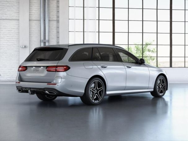 Mercedes-Benz E 300 de 4M T AMG Night Panorama AHK EasyP Kamera Mercedes-Benz E 300 de 4M T AMG Night Panorama AHK EasyP Kamera