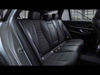 Mercedes-Benz E 300 de 4M T AMG Night Panorama AHK EasyP Kamera Mercedes-Benz E 300 de 4M T AMG Night Panorama AHK EasyP Kamera
