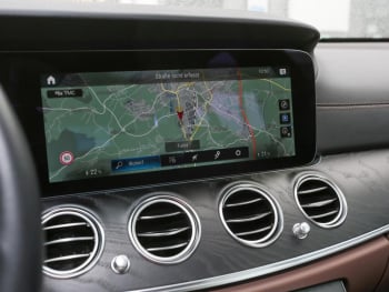 Mercedes-Benz E 300 de 4M T Avantgarde Night AHK Schiebedach