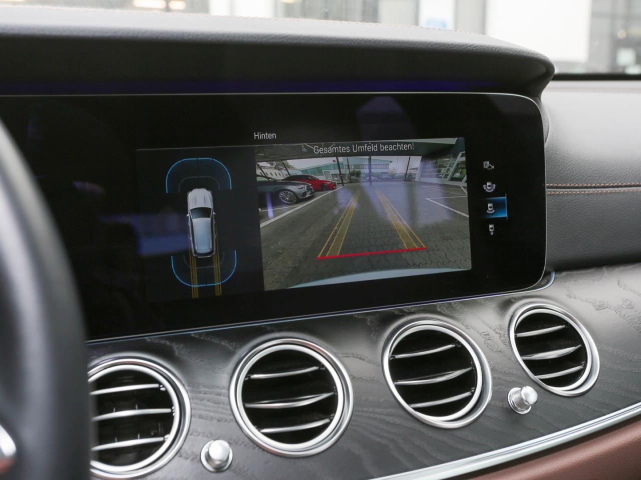 Mercedes-Benz E 300 de 4M T Avantgarde Night AHK Schiebedach