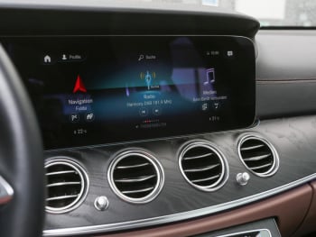 Mercedes-Benz E 300 de 4M T Avantgarde Night AHK Schiebedach Mercedes-Benz E 300 de 4M T Avantgarde Night AHK Schiebedach