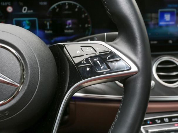 Mercedes-Benz E 300 de 4M T Avantgarde Night AHK Schiebedach