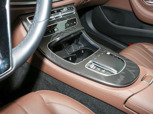 Mercedes-Benz E 300 de 4M T Avantgarde Night AHK Schiebedach Mercedes-Benz E 300 de 4M T Avantgarde Night AHK Schiebedach