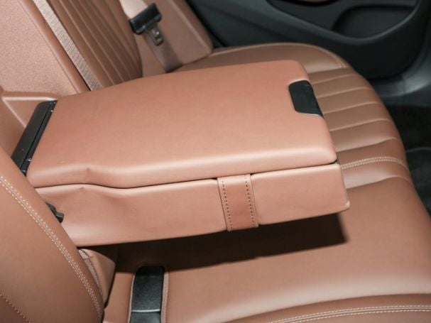 Mercedes-Benz E 300 de 4M T Avantgarde Night AHK Schiebedach Mercedes-Benz E 300 de 4M T Avantgarde Night AHK Schiebedach