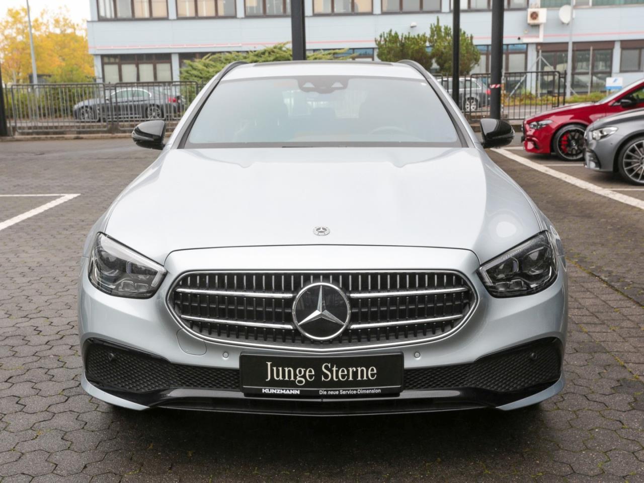 Mercedes-Benz E 300 de 4M T Avantgarde Night AHK Schiebedach Mercedes-Benz E 300 de 4M T Avantgarde Night AHK Schiebedach