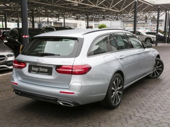 Mercedes-Benz E 300 de 4M T Avantgarde Night AHK Schiebedach