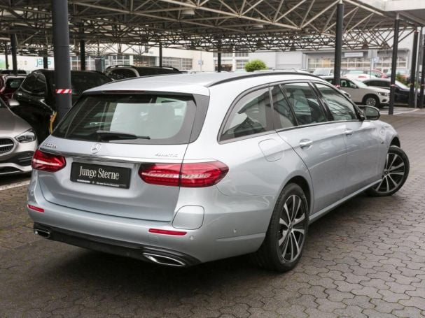 Mercedes-Benz E 300 de 4M T Avantgarde Night AHK Schiebedach Mercedes-Benz E 300 de 4M T Avantgarde Night AHK Schiebedach