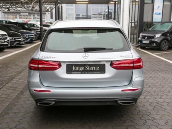 Mercedes-Benz E 300 de 4M T Avantgarde Night AHK Schiebedach