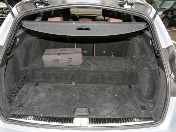 Mercedes-Benz E 300 de 4M T Avantgarde Night AHK Schiebedach Mercedes-Benz E 300 de 4M T Avantgarde Night AHK Schiebedach