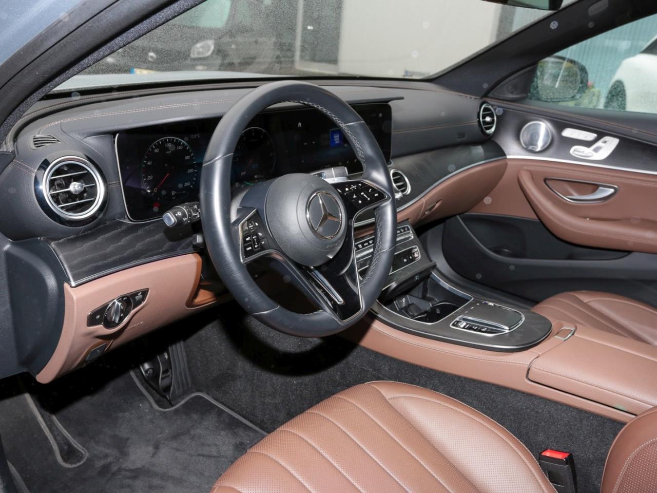 Mercedes-Benz E 300 de 4M T Avantgarde Night AHK Schiebedach Mercedes-Benz E 300 de 4M T Avantgarde Night AHK Schiebedach