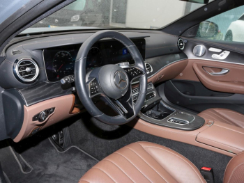 Mercedes-Benz E 300 de 4M T Avantgarde Night AHK Schiebedach