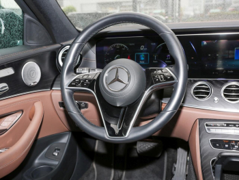 Mercedes-Benz E 300 de 4M T Avantgarde Night AHK Schiebedach