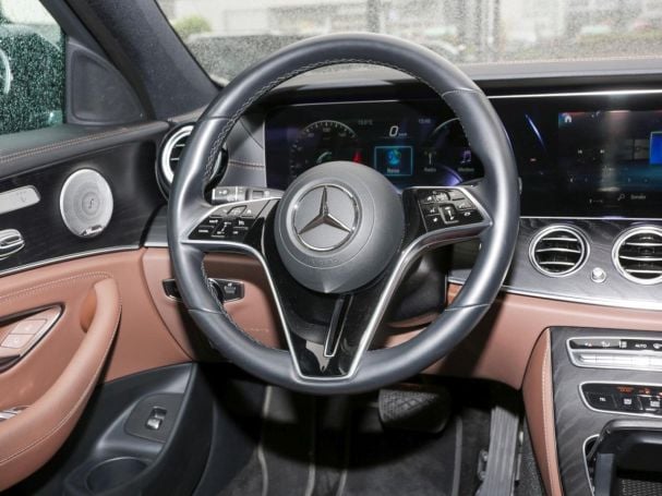 Mercedes-Benz E 300 de 4M T Avantgarde Night AHK Schiebedach Mercedes-Benz E 300 de 4M T Avantgarde Night AHK Schiebedach