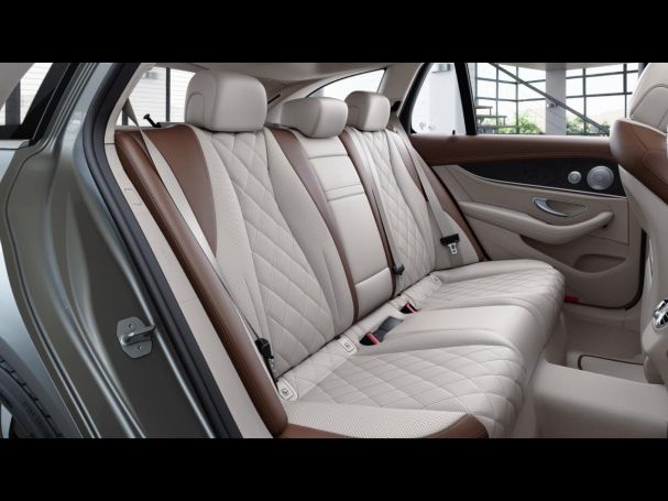 Mercedes-Benz E 300 de 4M T Avantgarde Panorama Distronic+ 360° Mercedes-Benz E 300 de 4M T Avantgarde Panorama Distronic+ 360°