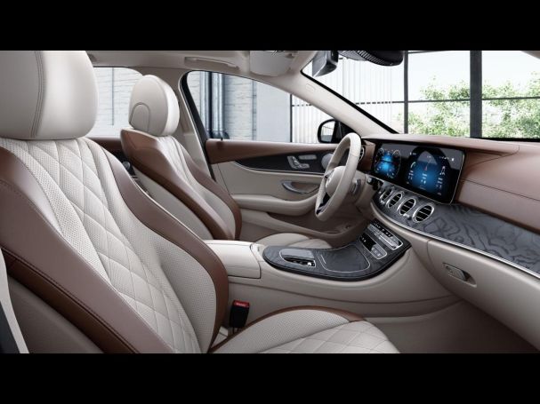 Mercedes-Benz E 300 de 4M T Avantgarde Panorama Distronic+ 360° Mercedes-Benz E 300 de 4M T Avantgarde Panorama Distronic+ 360°