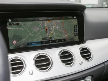 Mercedes-Benz E 300 de 4M T Avantgarde Distronic+ Panorama AHK