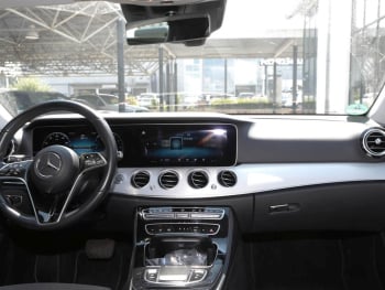 Mercedes-Benz E 300 de 4M T Avantgarde Distronic+ Panorama AHK