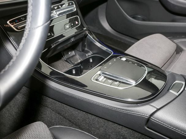 Mercedes-Benz E 300 de 4M T Avantgarde Distronic+ Panorama AHK Mercedes-Benz E 300 de 4M T Avantgarde Distronic+ Panorama AHK