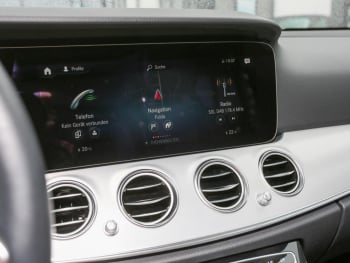 Mercedes-Benz E 300 de 4M T Avantgarde Distronic+ Panorama AHK