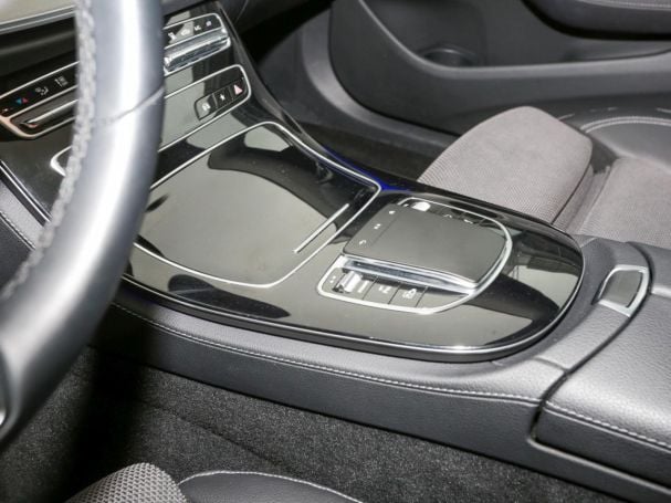 Mercedes-Benz E 300 de 4M T Avantgarde Distronic+ Panorama AHK Mercedes-Benz E 300 de 4M T Avantgarde Distronic+ Panorama AHK