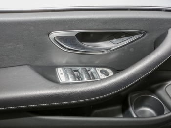 Mercedes-Benz E 300 de 4M T Avantgarde Distronic+ Panorama AHK