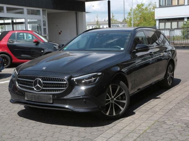 Mercedes-Benz E 300 de 4M T Avantgarde Distronic+ Panorama AHK