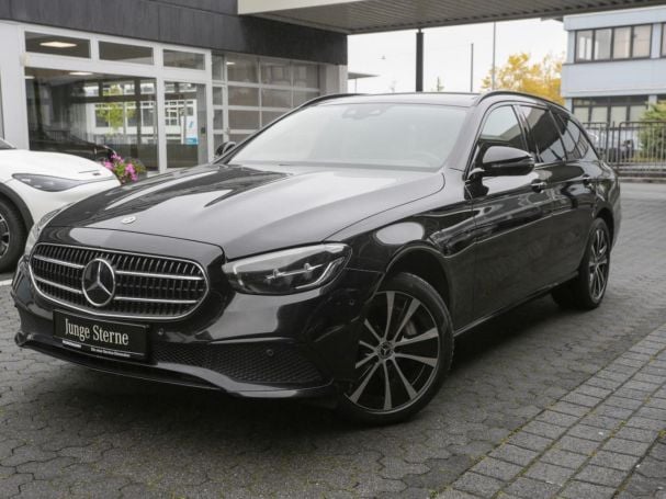 Mercedes-Benz E 300 de 4M T Avantgarde Distronic+ Panorama AHK