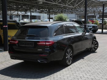 Mercedes-Benz E 300 de 4M T Avantgarde Distronic+ Panorama AHK