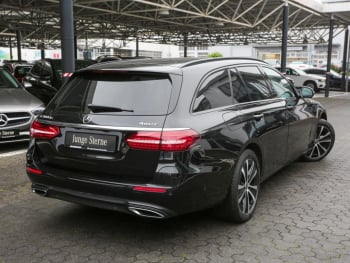 Mercedes-Benz E 300 de 4M T Avantgarde Distronic+ Panorama AHK