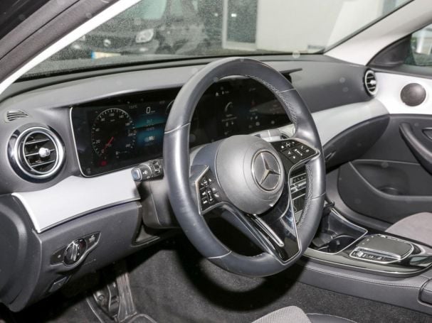 Mercedes-Benz E 300 de 4M T Avantgarde Distronic+ Panorama AHK Mercedes-Benz E 300 de 4M T Avantgarde Distronic+ Panorama AHK